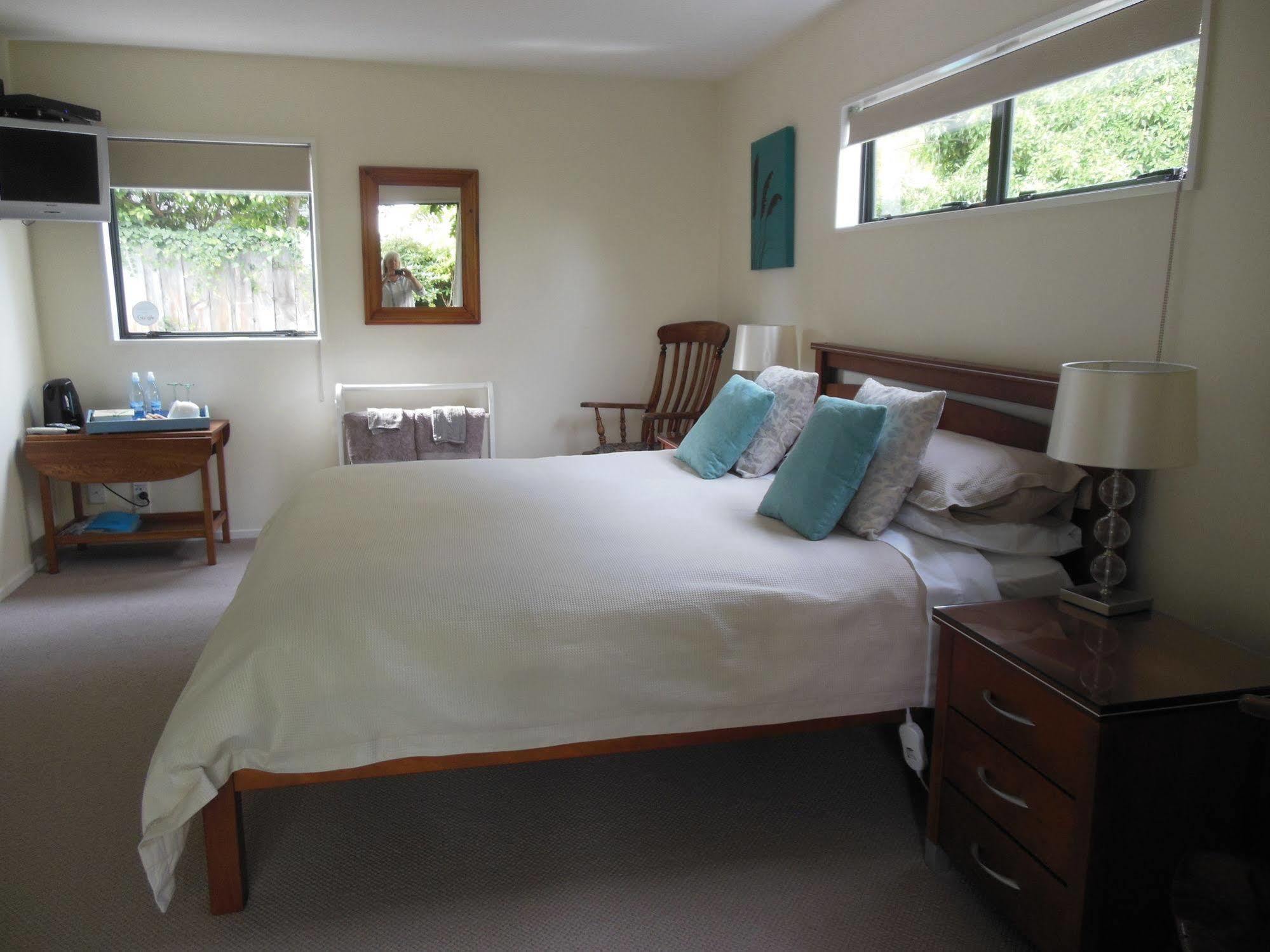Garden Bed And Breakfast Christchurch Exteriör bild